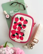 کیف دوشی طرح توت فرنگی