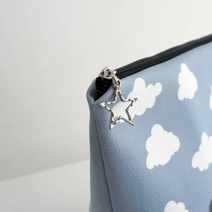 ست آرایشی دختر و ابر